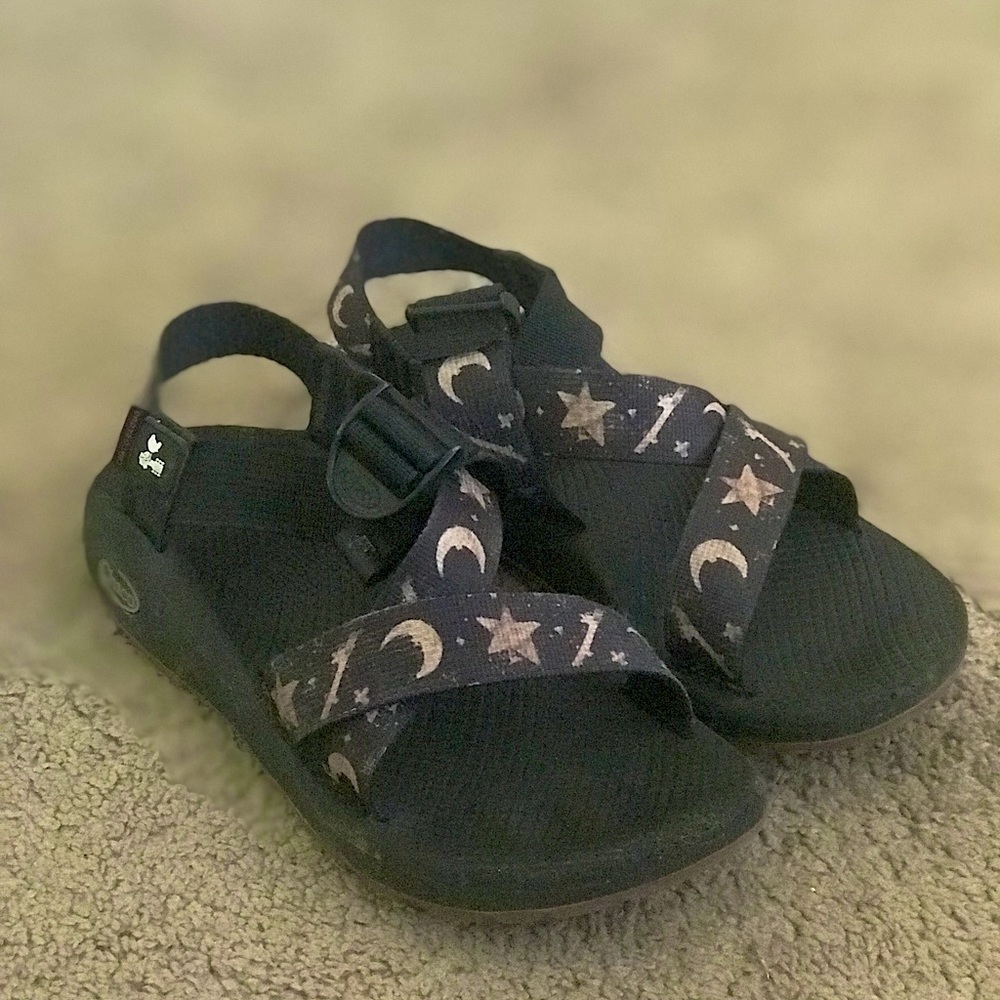 moon chacos :)